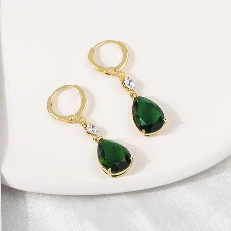 Emerald green geometric teardrop alloy earrings with clip-on back fittings