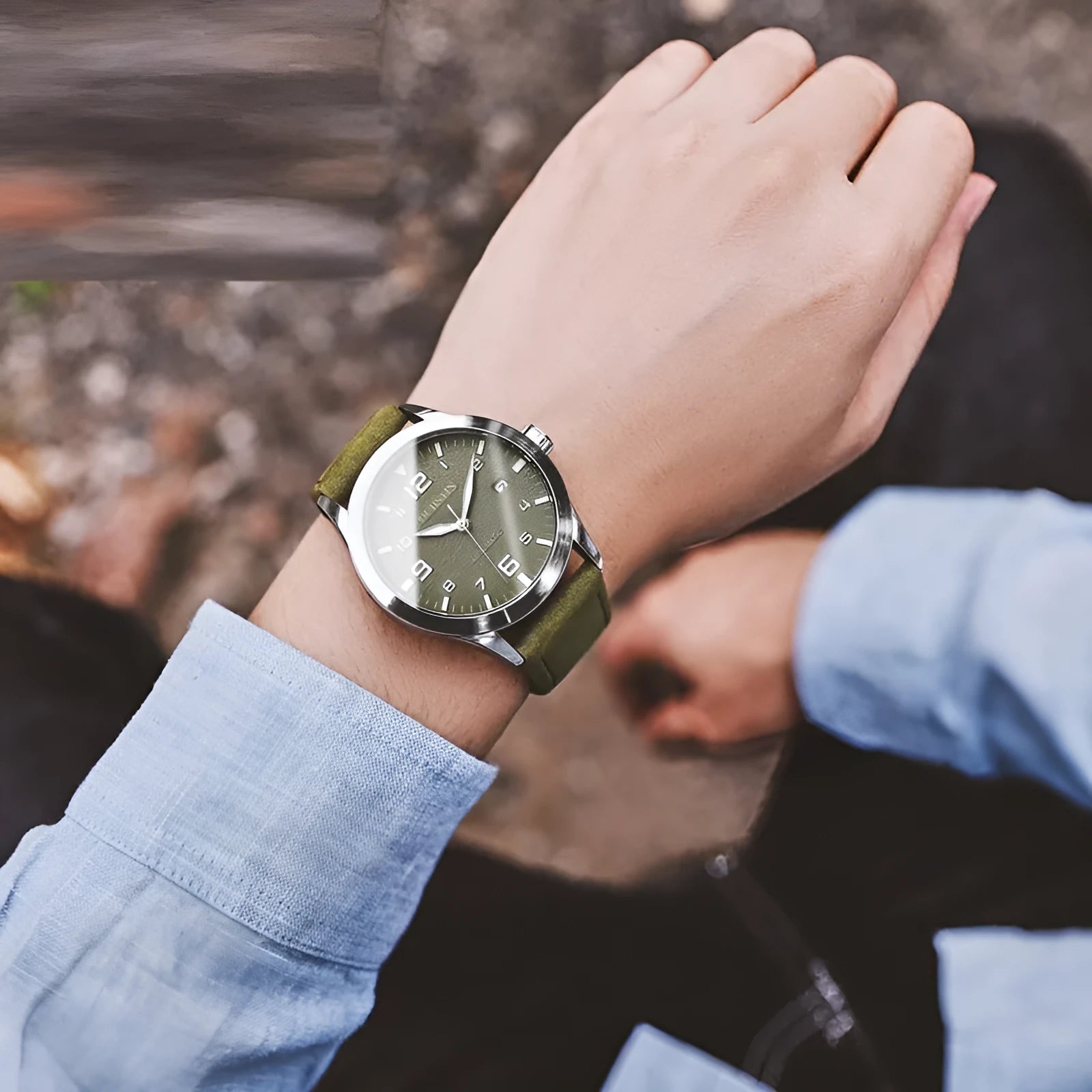 Men's retro automatic watch with leather strap in black and beige colour option