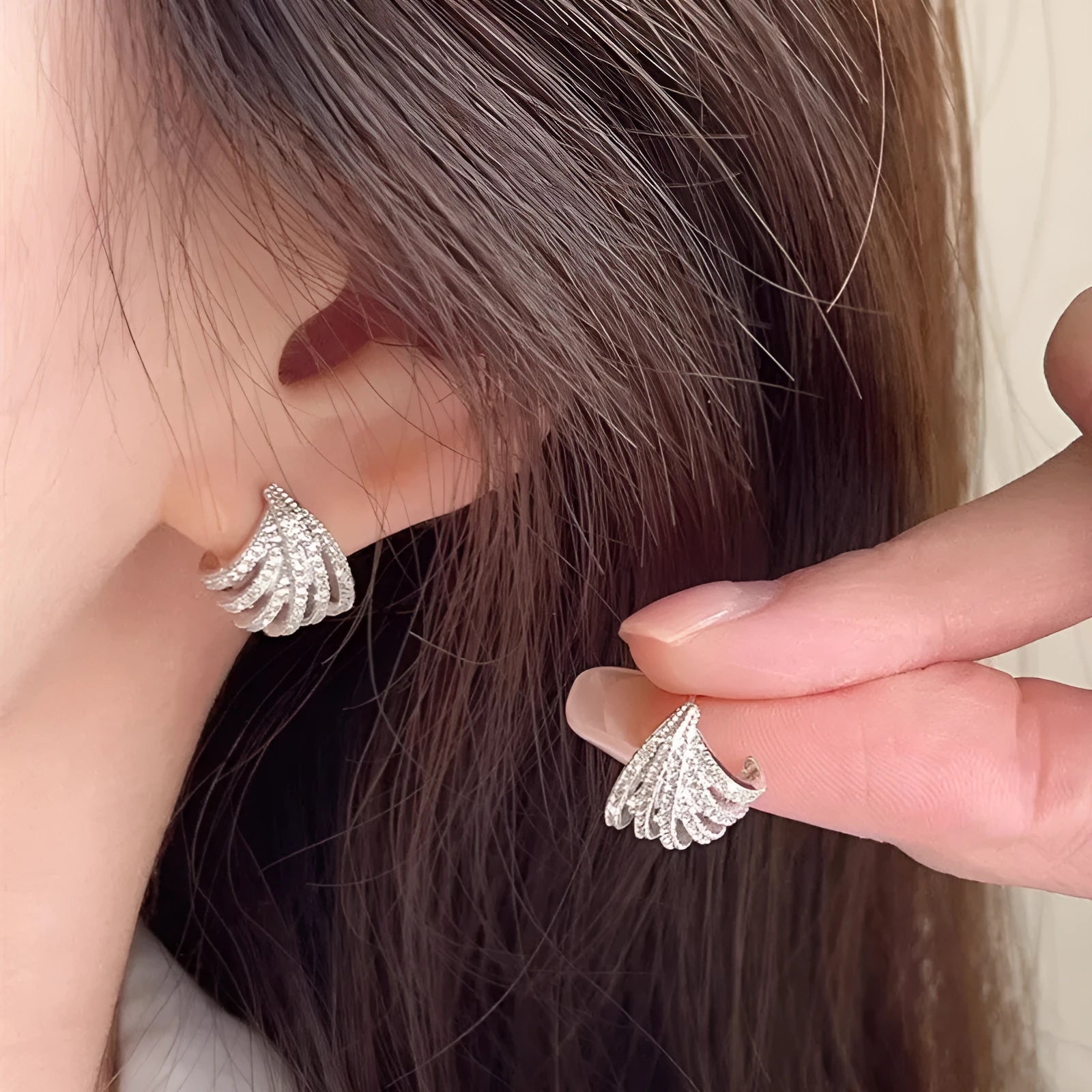 Geometric platinum-coloured zircon earrings with line design for women