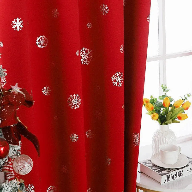 Red and green hole-free snowflake polyester shade cloth curtains in various sizes with lace loop and iron hoop detailing