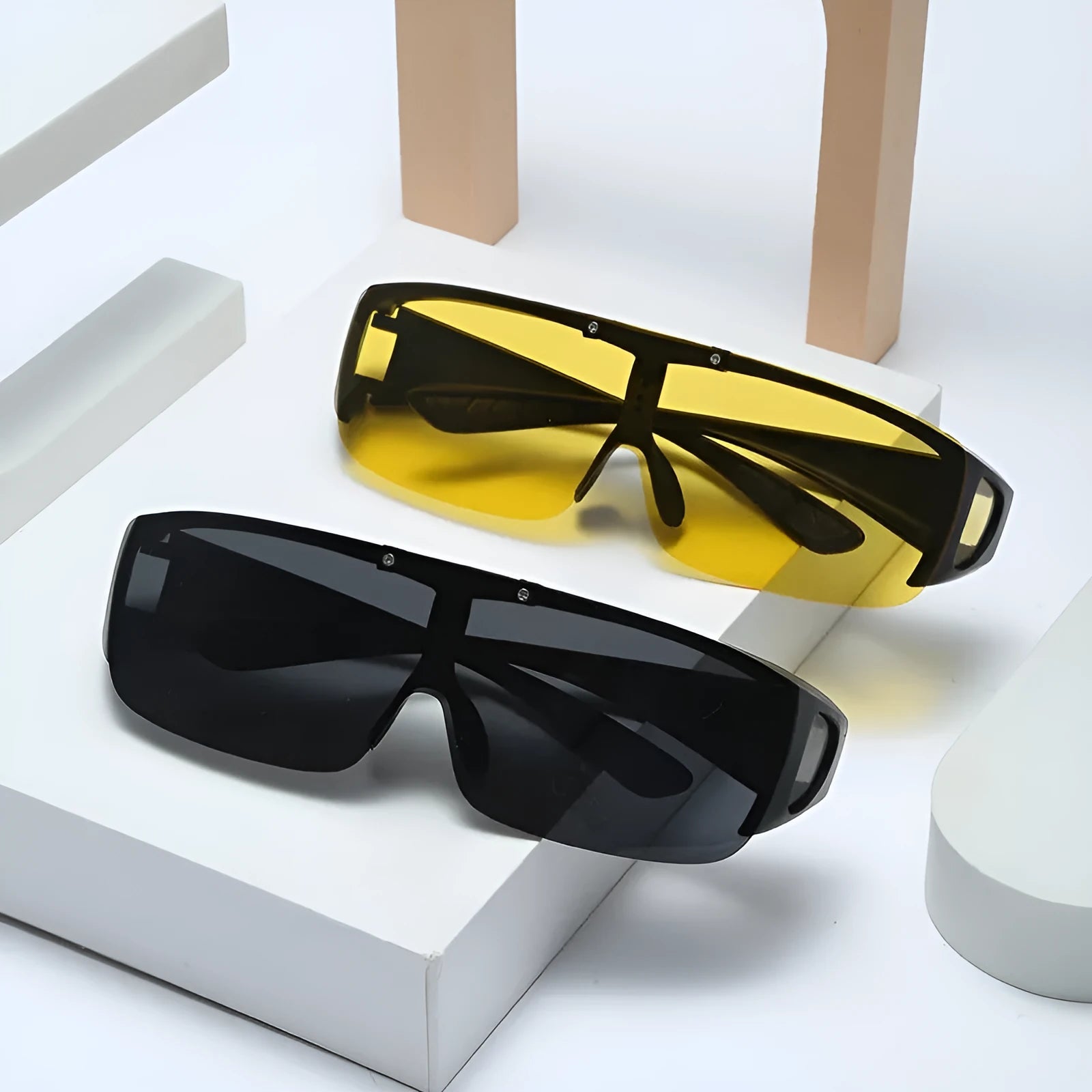 Polarised sunglasses with myopia correction for outdoor sports like climbing and cycling with interchangeable lenses
