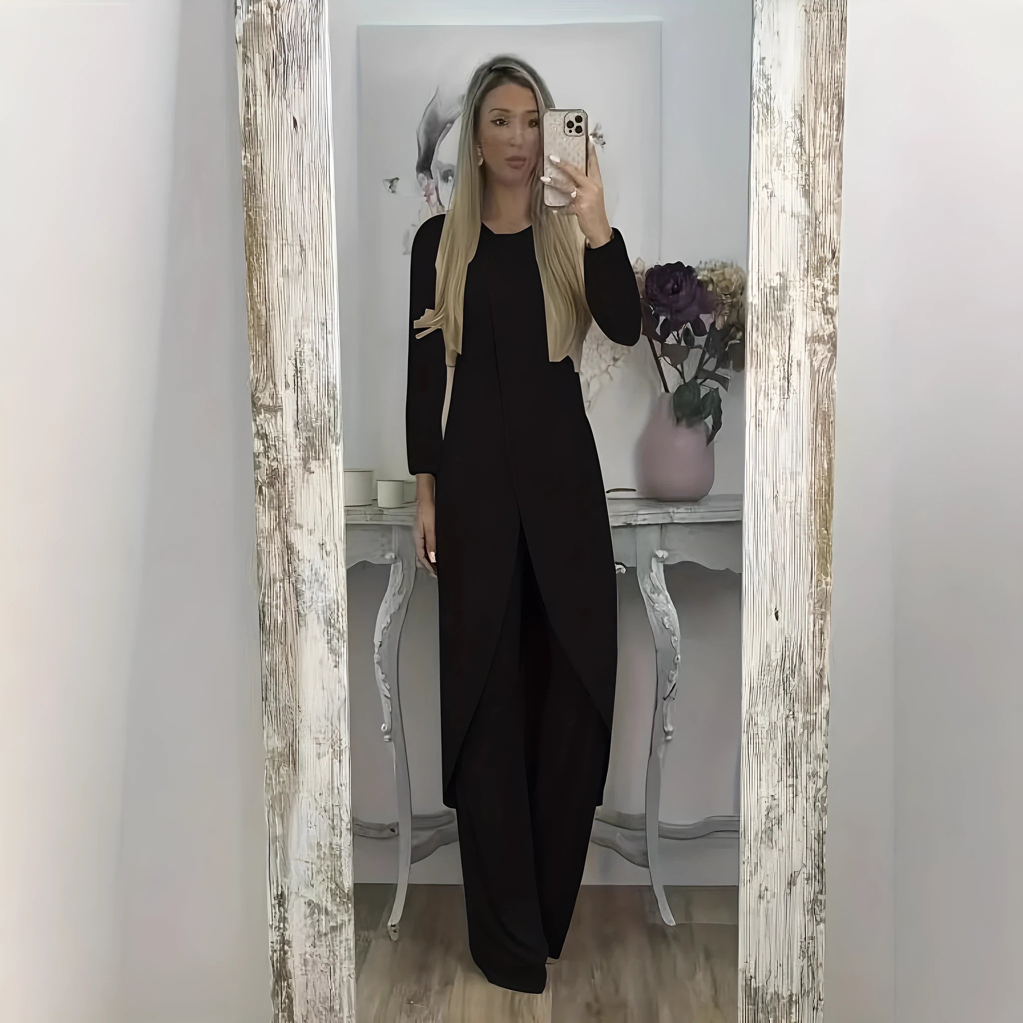 Casual two-piece outfit with long sleeve top and loose trousers in black, blue or khaki