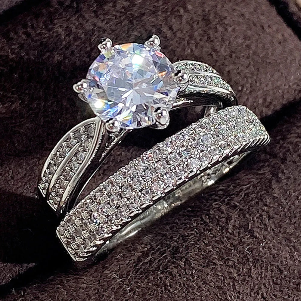 White gold colour geometric wedding ring bracelet with round design elements