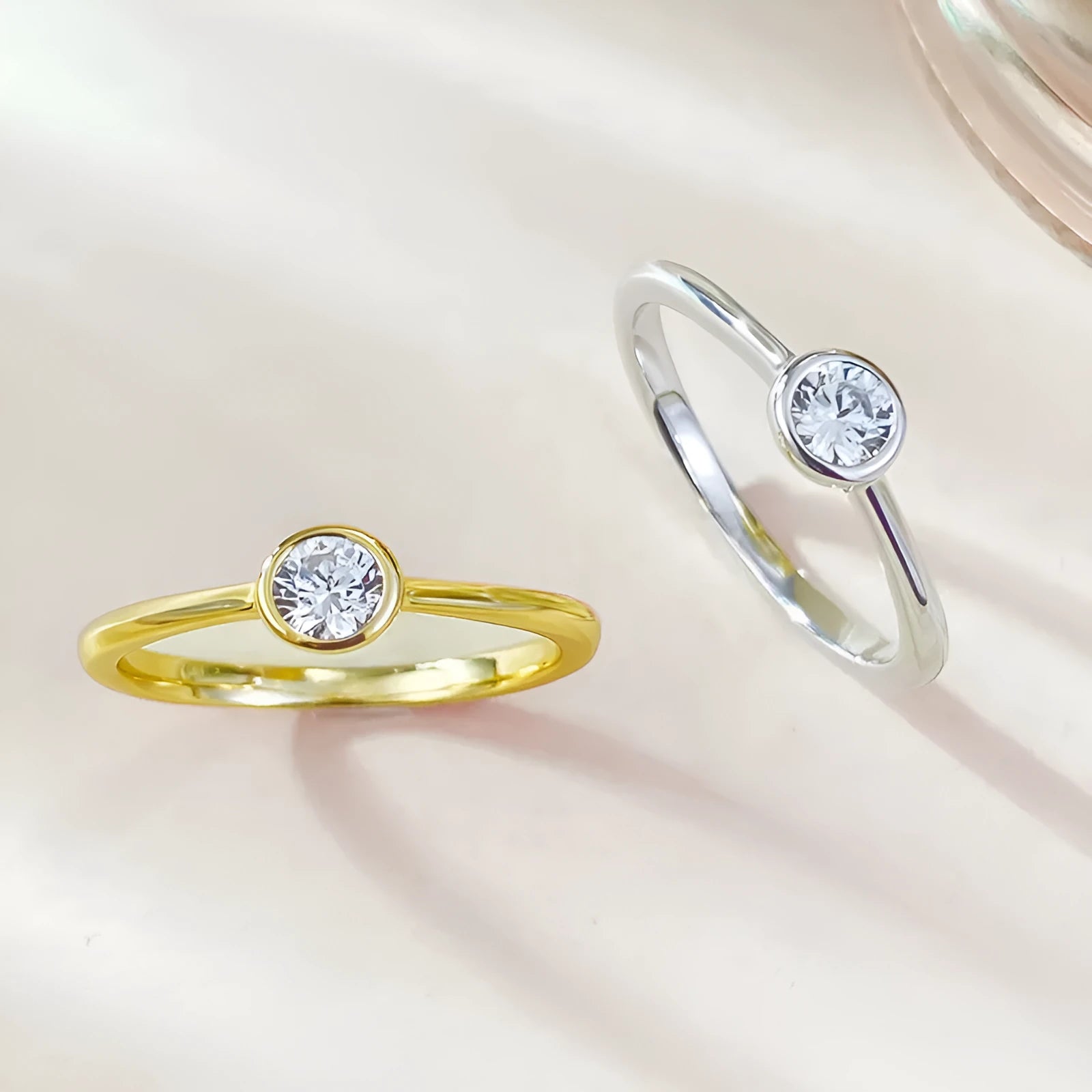 Minimalist silver ring with electroplated finish in crown shape design