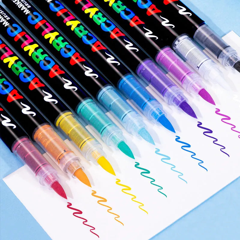 Set of straight liquid acrylic marker pens for art and graffiti in various colours