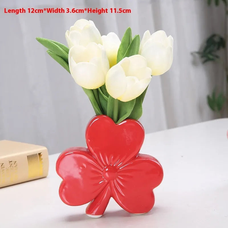 Clover ceramic vase in European style with white porcelain construction
