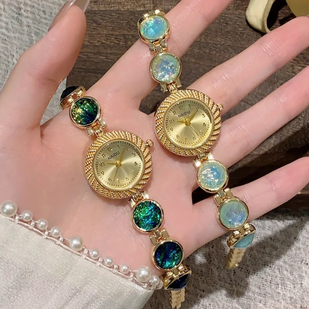 Women's quartz watch with 25mm round dial in six colour options