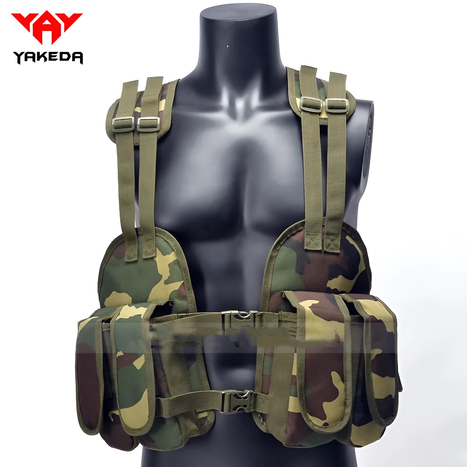 Light tactical vest in military green made from 600D polyester with non detachable hanging bag