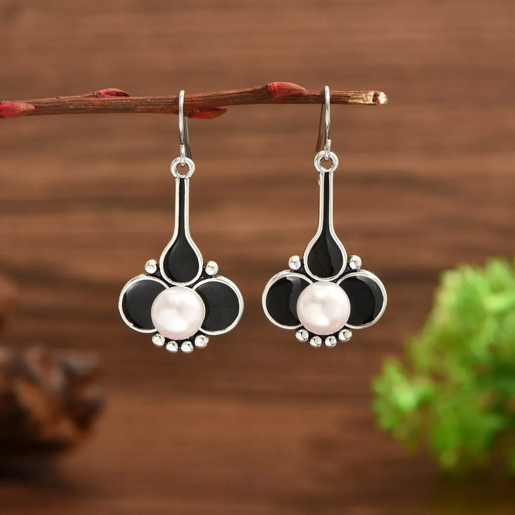 Silver retro fashion earrings for women with electroplated alloy construction