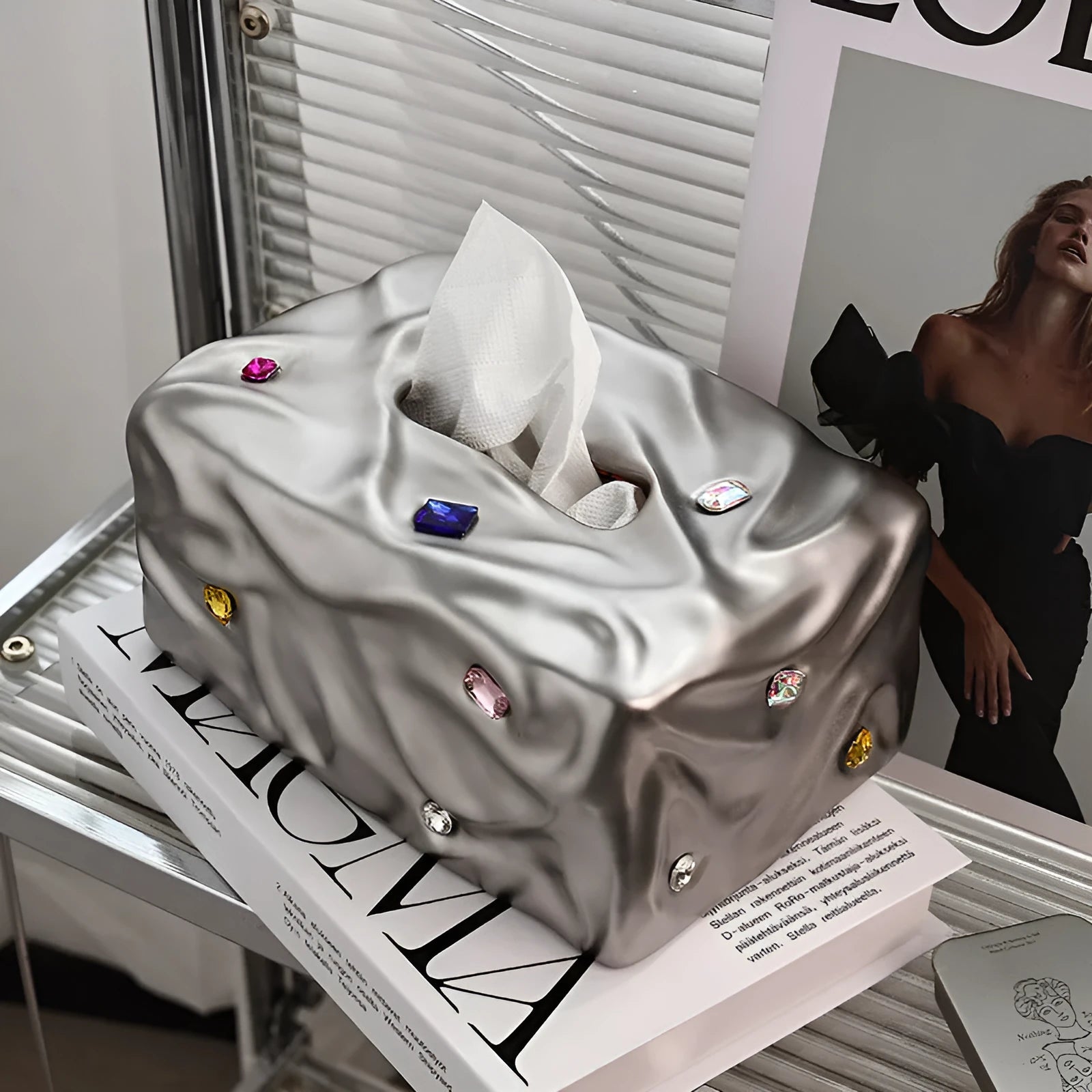 Ceramic tissue box with matte finish in white or silver options for household tissue storage