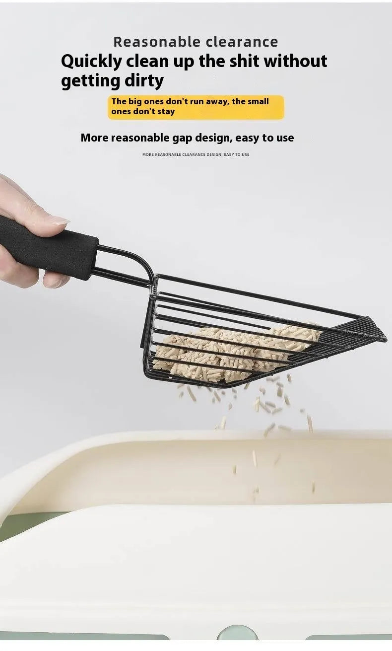 Black metal cat litter scoop with 0.8cm gap between tines for cleaning clumped litter