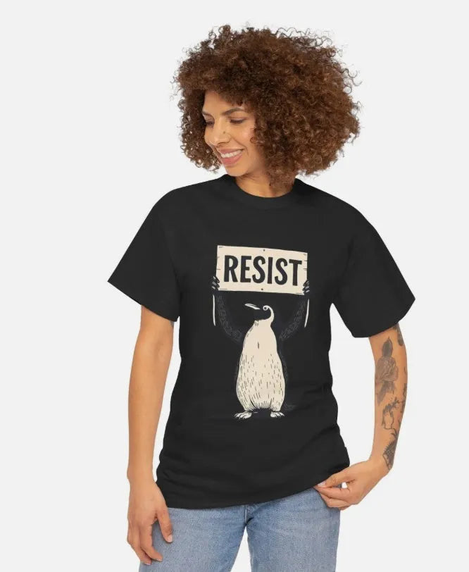 Loose fit cotton summer t-shirt with short sleeves and round neck in black colour