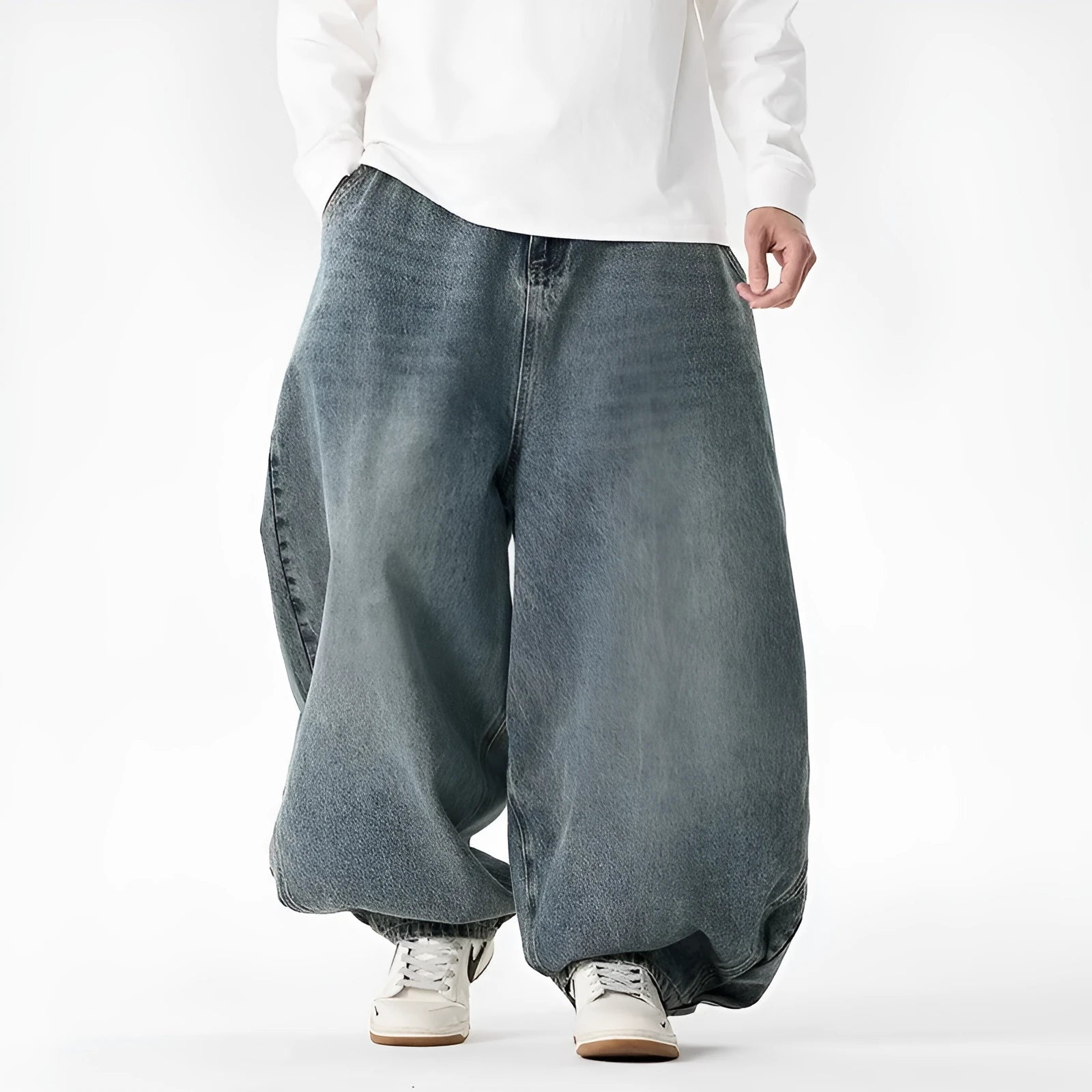 Men's plus size baggy jeans in cotton denim with wide leg straight opening
