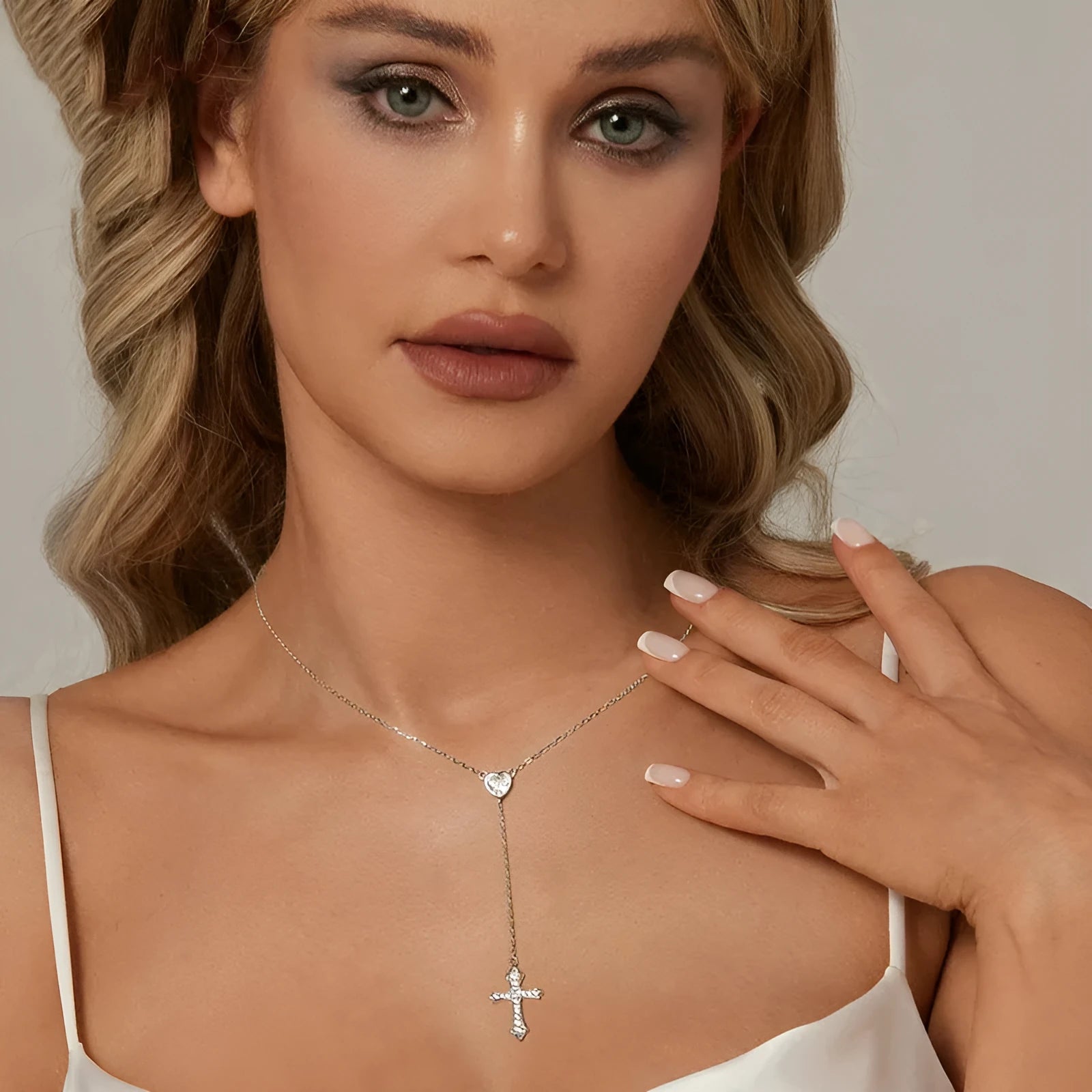 925 silver Love Cross pendant necklace with V-neck design and O-ring chain in BSN384 colour.