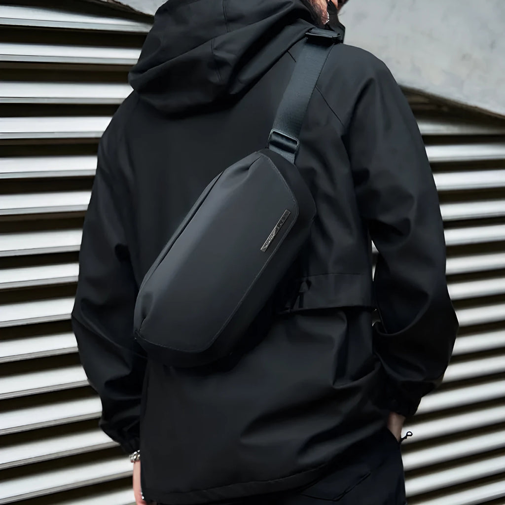 Black Oxford cloth men's messenger bag with one-shoulder riding design