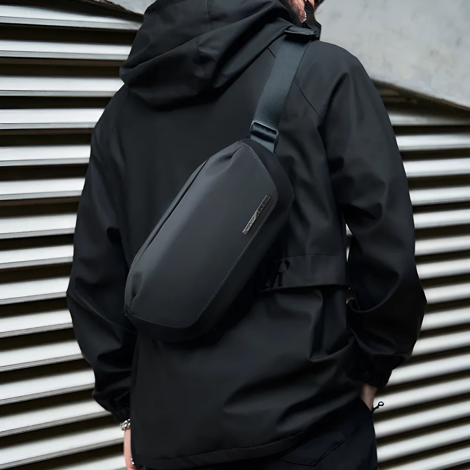 Black Oxford cloth men's messenger bag with one-shoulder riding design