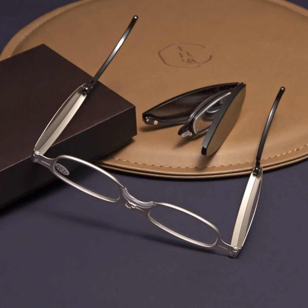 Folding retro presbyopic glasses with anti-fall frame in black or silver colours
