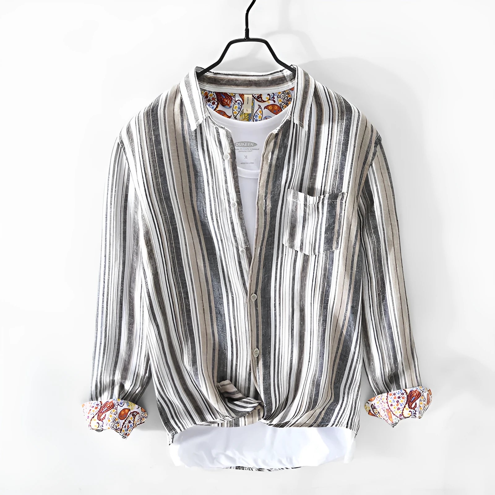 Men's striped linen shirt in loose fit with long sleeves for casual wear