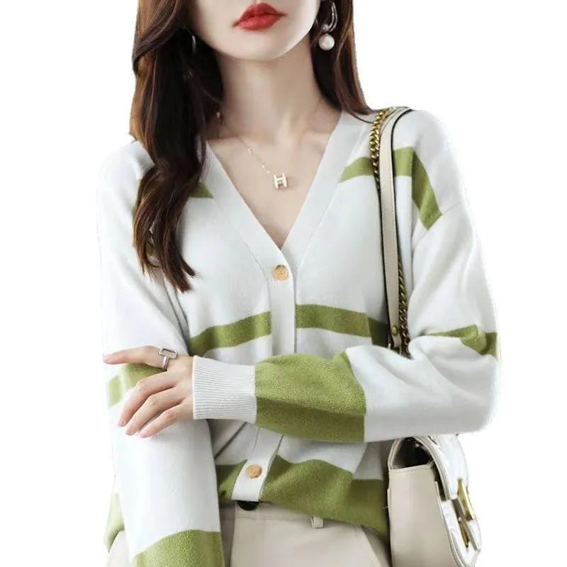 Women's striped V-neck knitted cardigan with 3D effect pattern in slim fit styling