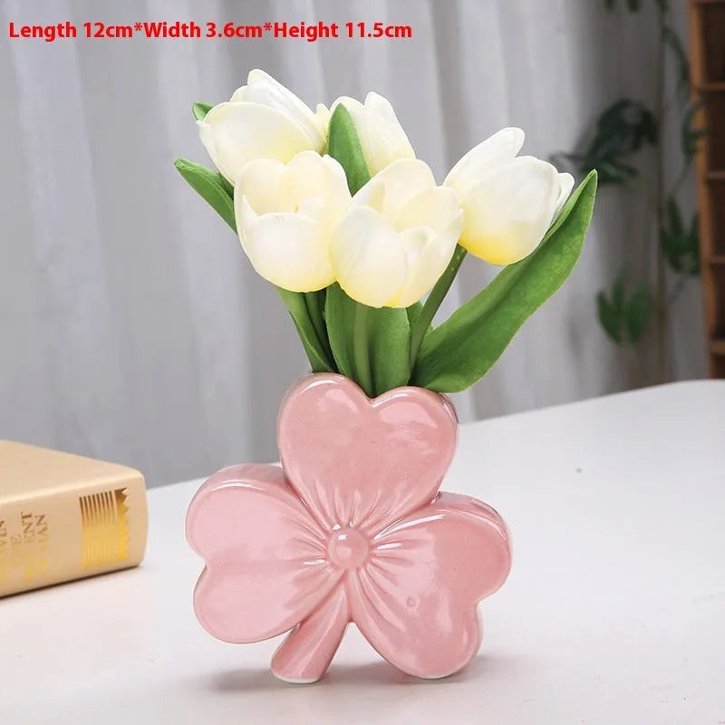 Clover ceramic vase in European style with white porcelain construction