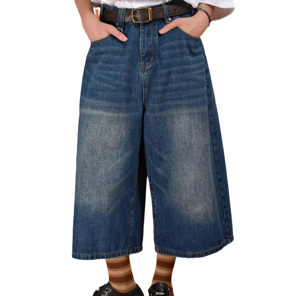 Men's straight-leg denim shorts in blue with micro-elastic fabric and fifth pants length