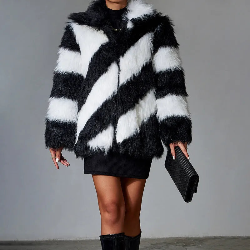 Women's faux fur coat with contrast lapels and a detachable fur collar in a regular 50cm length.