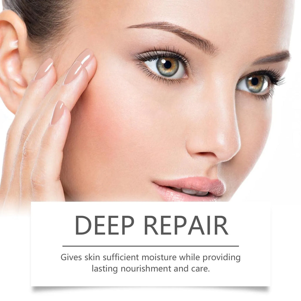 Collagen moisturising skincare set with a facial mask and a 30ML bottle of essence serum.