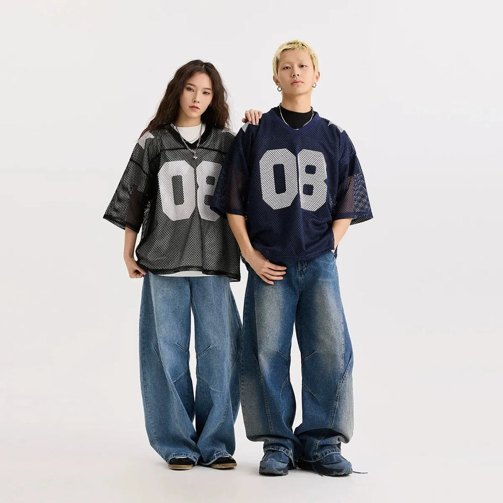 Loose-fit half-sleeve polyester pullover shirt in black or navy blue with letter pattern