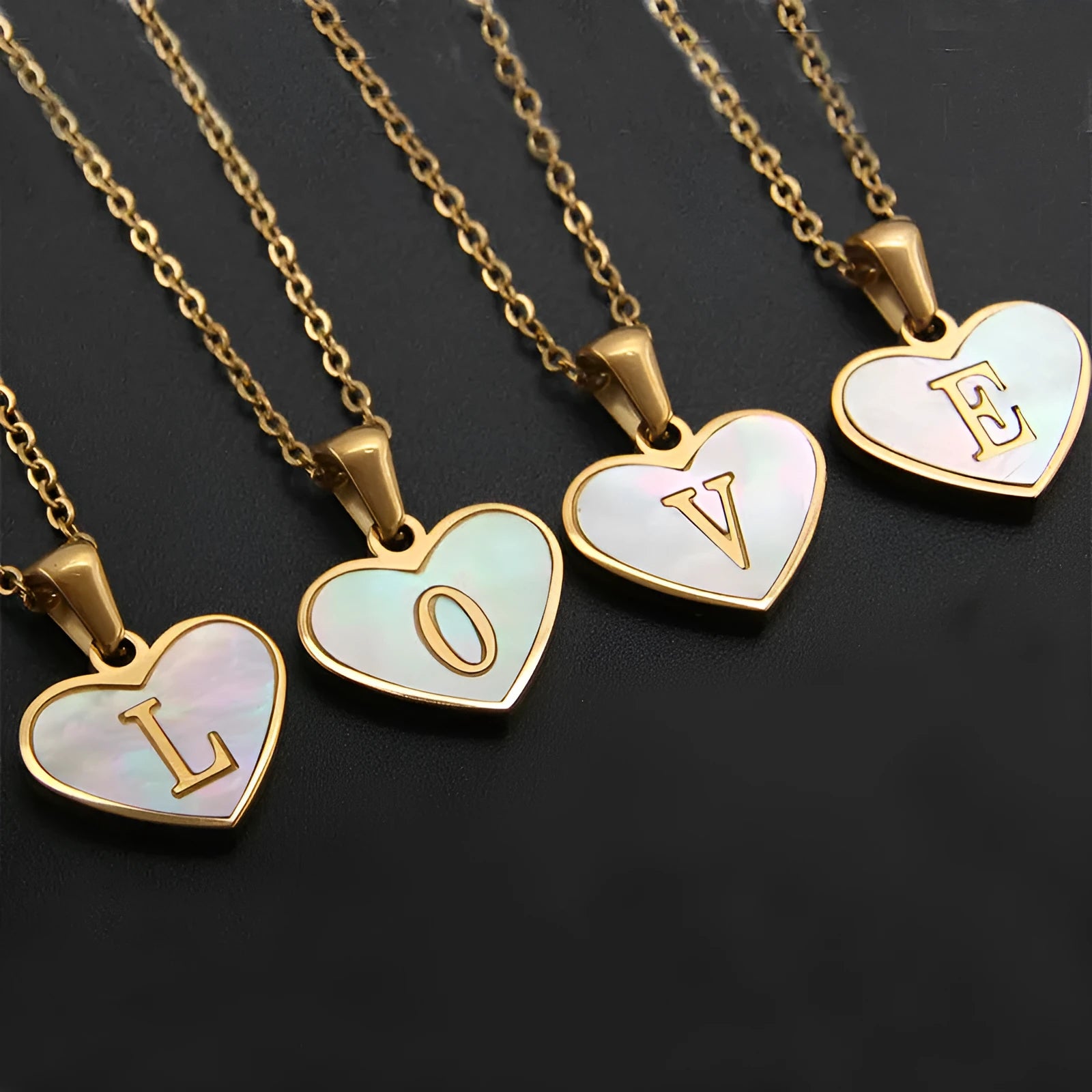 Gold-plated heart-shaped necklace with white shell pendant and personalised initial letter on 45+5cm chain