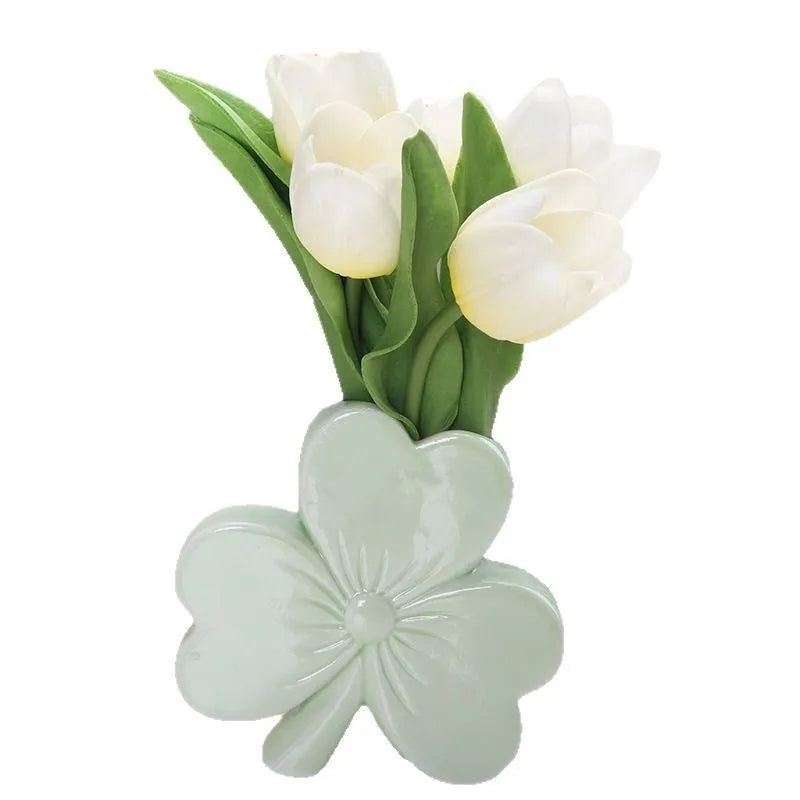 Clover ceramic vase in European style with white porcelain construction