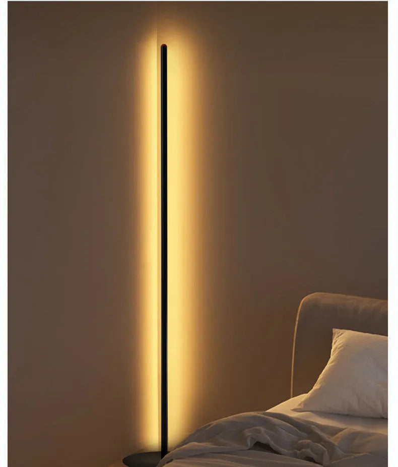 Vertical aluminium alloy table lamp with USB cable in modern simple design